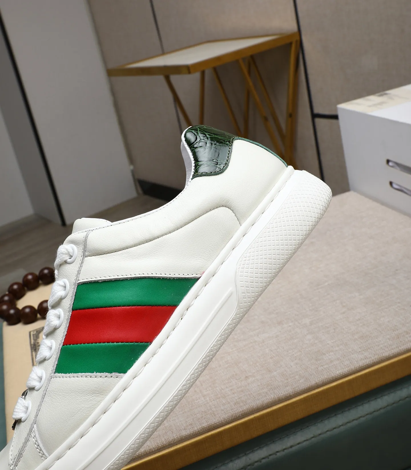 Men's clothing and shoes 💰500 (Gucci) The latest 🎁🎁 casual and fashionable men's shoes 👟 from the official website, hot style 💥 style is simple and elegant, exclusive for trendy men. Unique official website latest brand double G elements 👑 original Gucci decoration, fashionable and generous, original material original calfskin, ✅ fully imported first-layer pigskin lining, official website designated wear-resistant, lightweight original rubber casual outsole, counter classic model taken in kind, 38-44 black and white optional